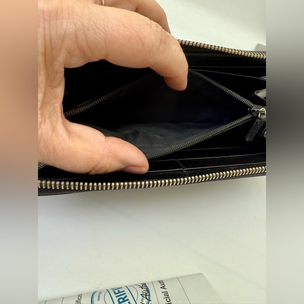 🖤 Gucci GG Guccissima Black Leather Zip-Around Wallet (Authenticated) - Picture 8 of 11